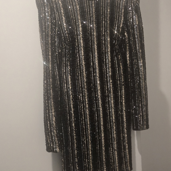 Aqua Sequin dress in Black and Gold - Picture 2 of 7